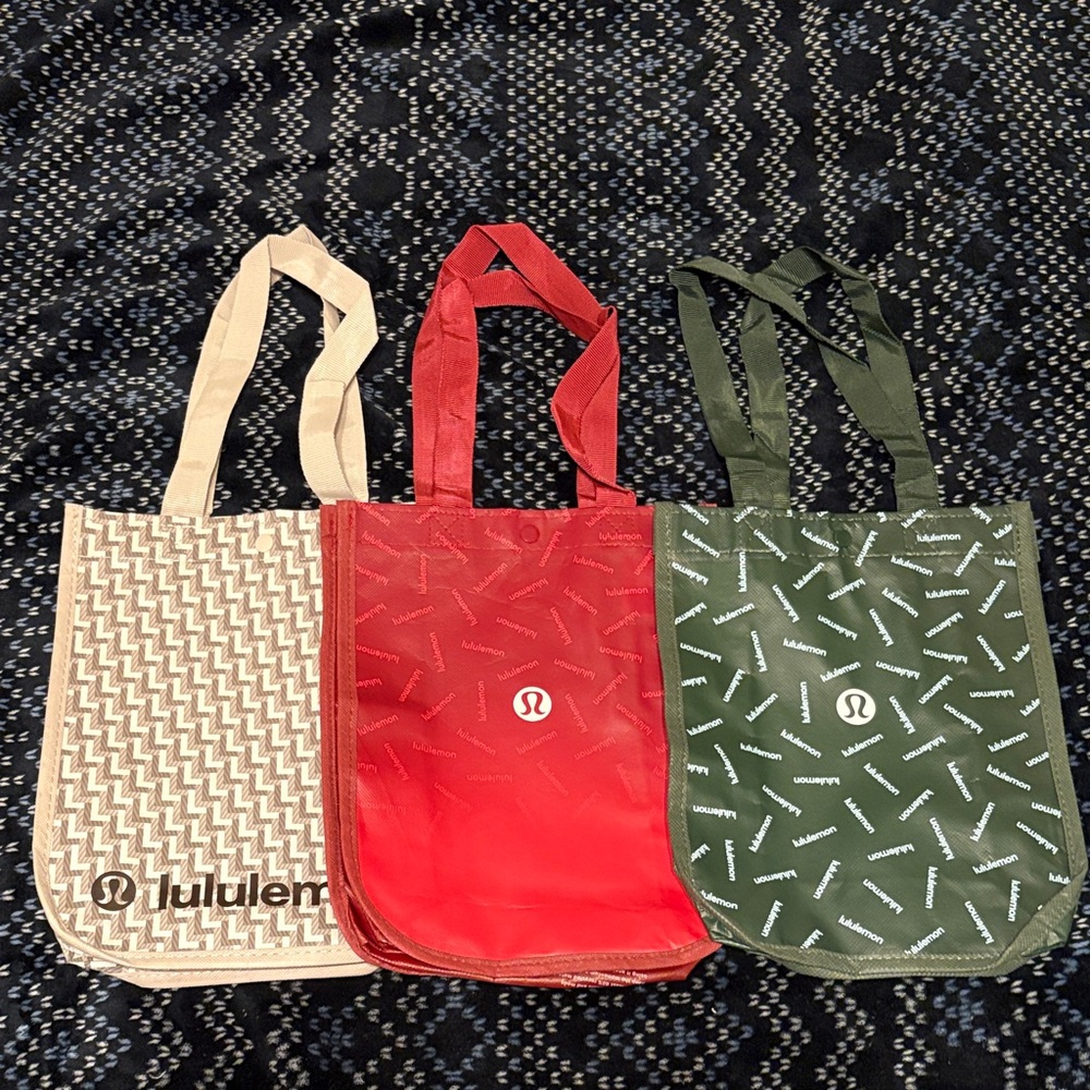 THREE lululemon athletica Women's Tote Bag Set - Cream, Red, Green (size S)